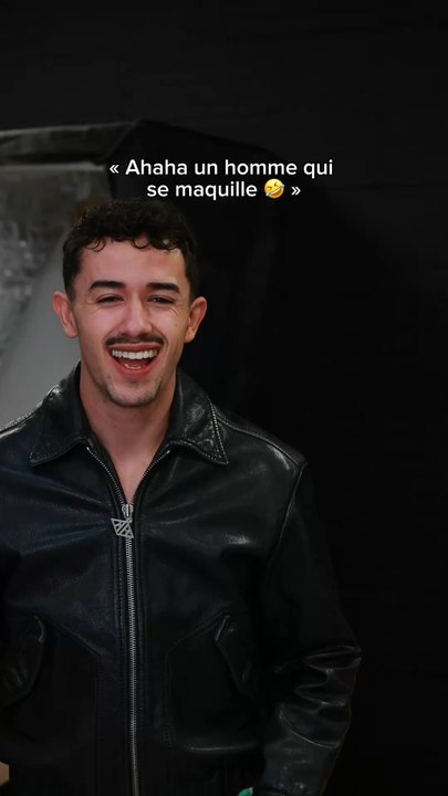 « Ahaha a man who wear makeup 🤣»