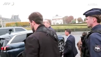 Rapina al Louvre, rubati i gioielli di Napoleone