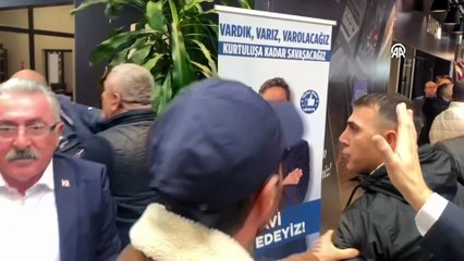 Tekme, tokat, yumruk ne ararsan var! CHP Kocaeli İl Kongresi'nde gerginlik yaşandı!
