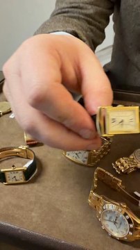 Connais-tu cette référence de Cartier Tank ⁉️Voici la trapèze ! #cartier #cartiertank #cartiertanktrapeze #horlogerie #encheres #vintage #bijoux #watches