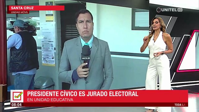 “Ejerciendo democracia se puede cambiar este país”, dice cívico cruceño que participa de esta jornada electoral como jurado
