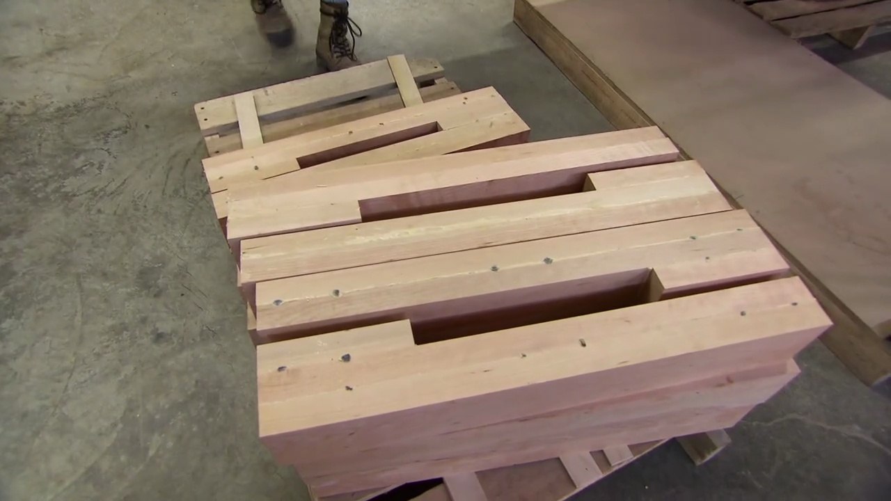 Making Stuff S02 E233 - Wooden Table