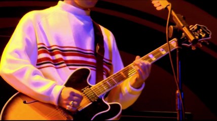 Roll With It - Oasis (live)