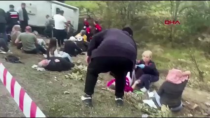 Denizli’de tur otobüsü devrildi; 1 ölü, 32 yaralı