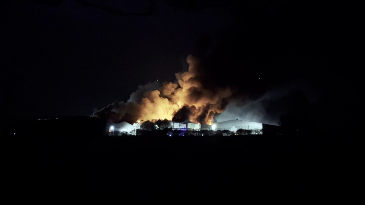 Dramatic footage of blaze at Mid UK Recycling in Barkston Heath