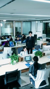 The 500 one-night stand is the new CEO! Next day, he caught her at office and kissed forcefully!