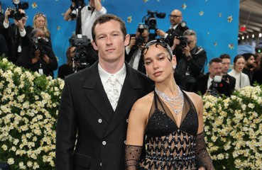 Callum Turner asegura que Dua Lipa es 'la mujer más bella del mundo'
