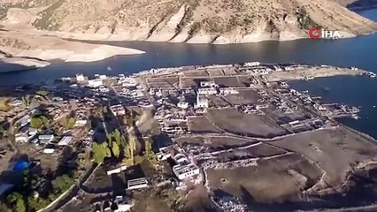 Kars'ta sular çekilince eski köy ortaya çıktı!