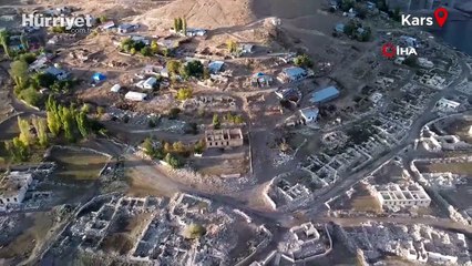 Kars'ta sular çekildi, eski köy ortaya çıktı