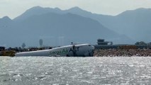 Un avión de carga acaba en el mar en el aeropuerto de Hong Kong