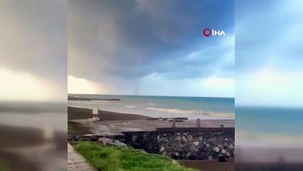 Korkutan anlar! Deniz üzerinde hortum oluştu