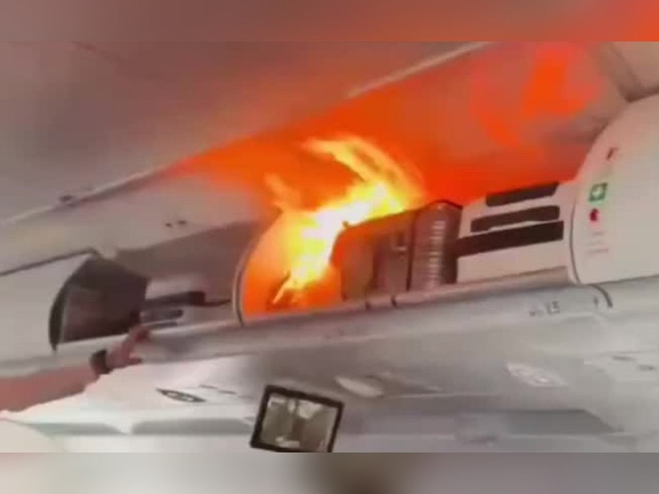 Feueralarm im Flugzeug: Handgepäck steht in Flammen