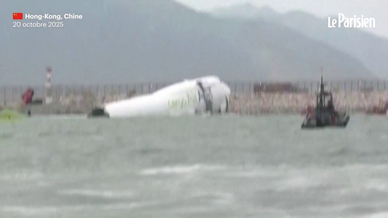 Hong Kong : deux morts après le crash d'un avion-cargo 747 sorti de la piste