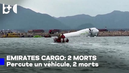 Deux morts après qu'un avion à Hong Kong a glissé, heurté une voiture et fini en mer.