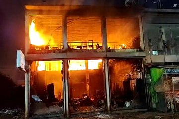 फर्नीचर दुकान और गोदाम में भीषण आग