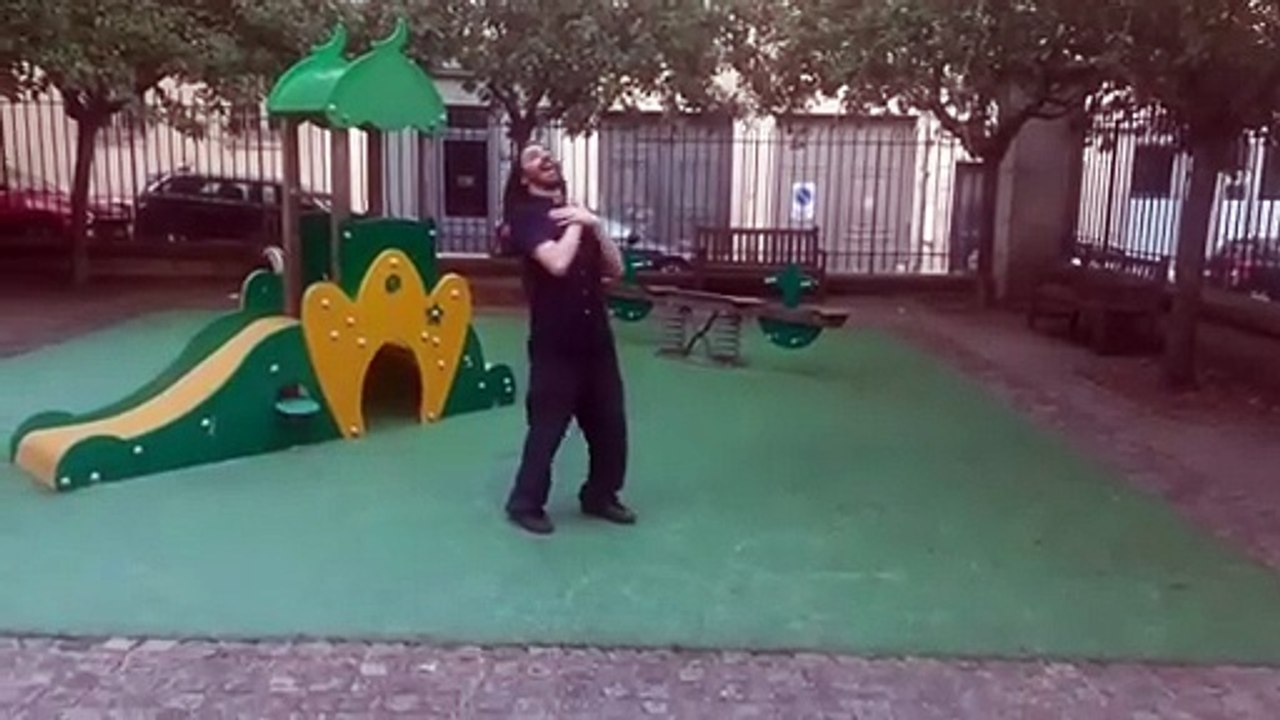 Danse comique extérieur