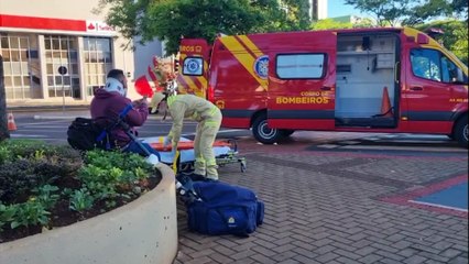Homem fica ferido ao cair de patinete na ciclovia da Avenida Brasil