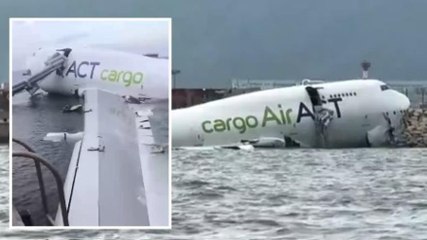 Tragico incidente a Hong Kong, aereo finisce in mare e colpisce un auto