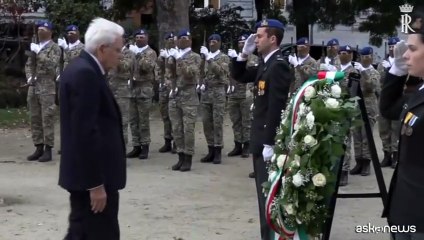 Mattarella a Bruxelles, depone corona di fiori al milite ignoto
