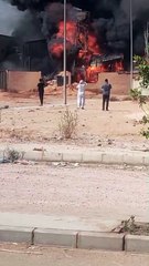 الدخان وصل السماء.. حريق هائل في مصنع مواد غذائية بالمنطقة الصناعية بمدينة السادات بالمنوفية