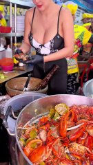 The Most Spicy & Crispy Chicken Spot in Pattaya! 🌶️🍗 | Sao Prees Gai Yok Krok