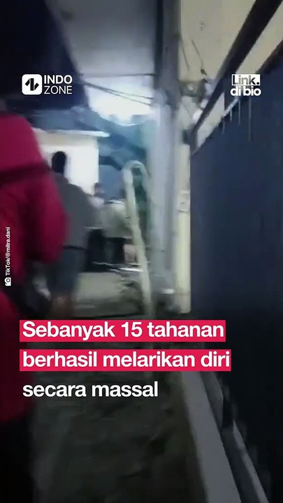 Dinding WC dijebol