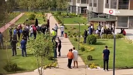 Site bahçesinde tekme tokat kavga: Yaralılar var