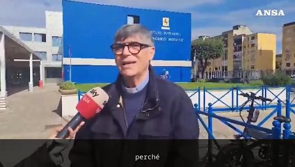 Tre giovani sorpresi a scuola con coltelli a Caivano, don Patriciello: "Sconvolto"