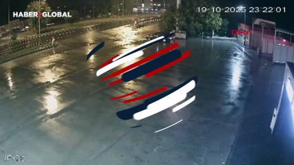 Afyonkarahisar'da TIR otomobili biçti! Korkunç kaza kamerada