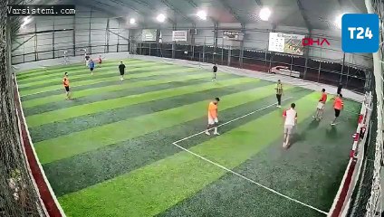 Balıkesir'de dehşet saçan saldırgan, polisle çatışma öncesi halı sahada da ateş etmiş; o anlar kamerada