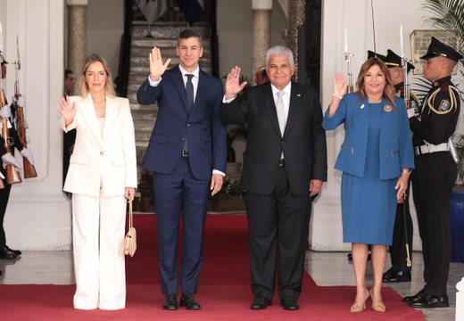 Presidente de Paraguay, Santiago Peña, llega a Panamá para reunión bilateral con José Raúl Mulino