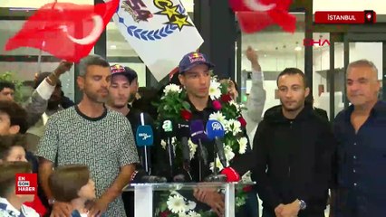 3’üncü kez Dünya Şampiyonu olan Toprak Razgatlıoğlu, yurda döndü