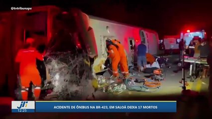 Acidente de ônibus na BR-423, em Saloá deixa 17 mortos