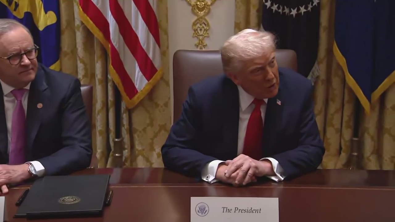 TRUMP Calls Biden an INCOMPETENT President During Meeting with Australian Prime Minister