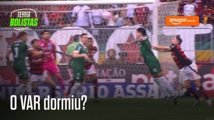 Pênalti escandaloso em Flamengo x Palmeiras: o VAR errou?