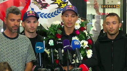 3’üncü kez Dünya Şampiyonu olan Toprak Razgatlıoğlu, yurda döndü