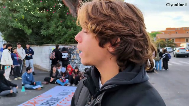 Edilizia scolastica e Guglielmotti, sit-in degli studenti: Vogliamo essere ascoltati