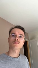 Tag un pote qui s’invente des origines.