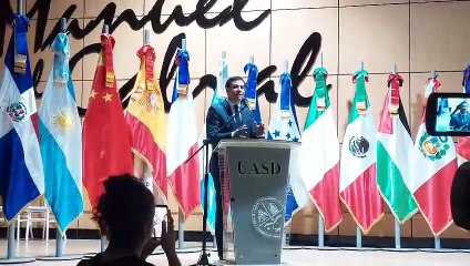 Ministro de Cultura invita a poetas a integrarse a las distintas ferias del libro 2026