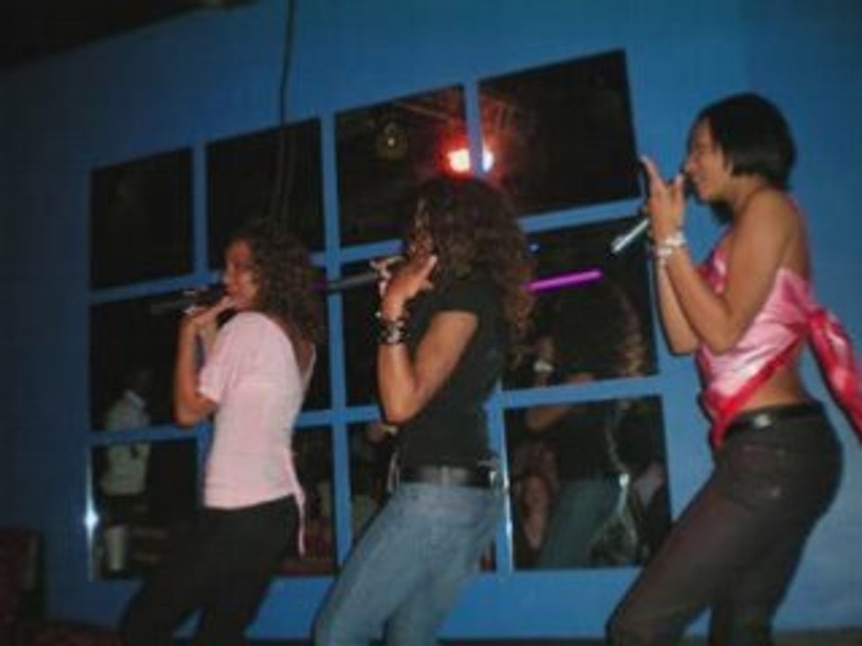 Montage les déesses