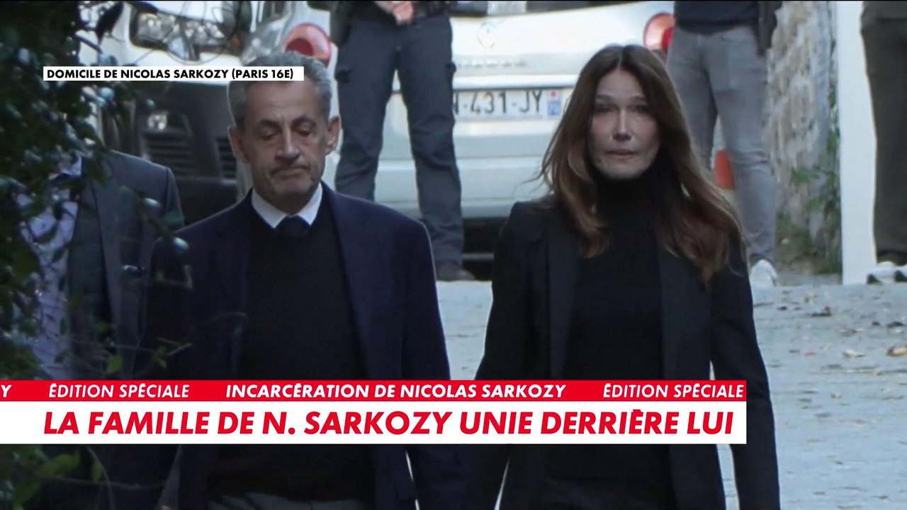 Nicolas Sarkozy et Carla Bruni main dans la main quelques minutes avant l'incarcération de l'ancien président