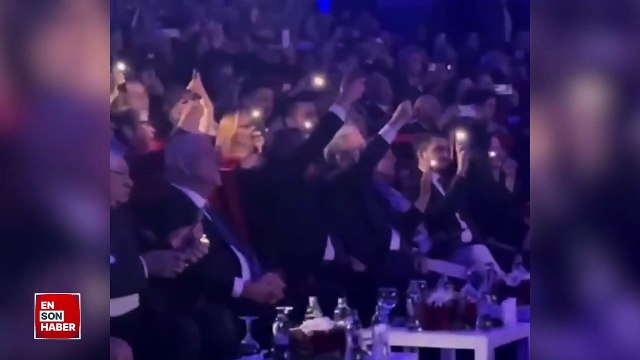 Özgür Özel, Mansur Yavaş ve Müsavat Dervişoğlu birlikte şarkı söyledi