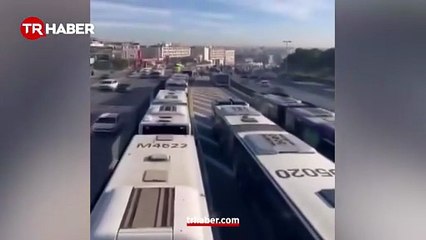 Son dakika! Sefaköy’de metrobüsler çarpıştı: Olay yerine ekipler sevk edildi