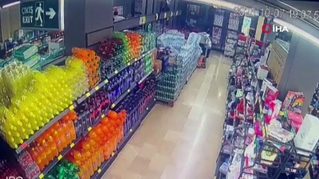 15 yaşındaki çocuktan akıl almaz hırsızlık! Bakın marketi nasıl soydu