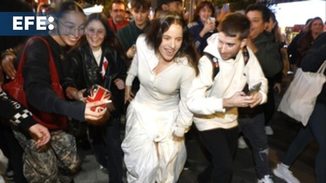 Rosalía presenta su nuevo disco en la madrileña plaza de Callao