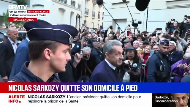 Extrait vidéo de BFMTV devant le domicile de Nicolas et Carla Sarkozy. Photo : Aurélien Enthoven (fils de Carla Bruni), Jean Sarkozy et Giulia Sarkozy - Le clan Sarkozy à la sortie du domicile de Nicolas Sarkozy domicile parisien avant son incarcérati