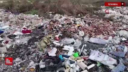 İstanbul'da siyaha bürünen dere kirlilik saçıyor