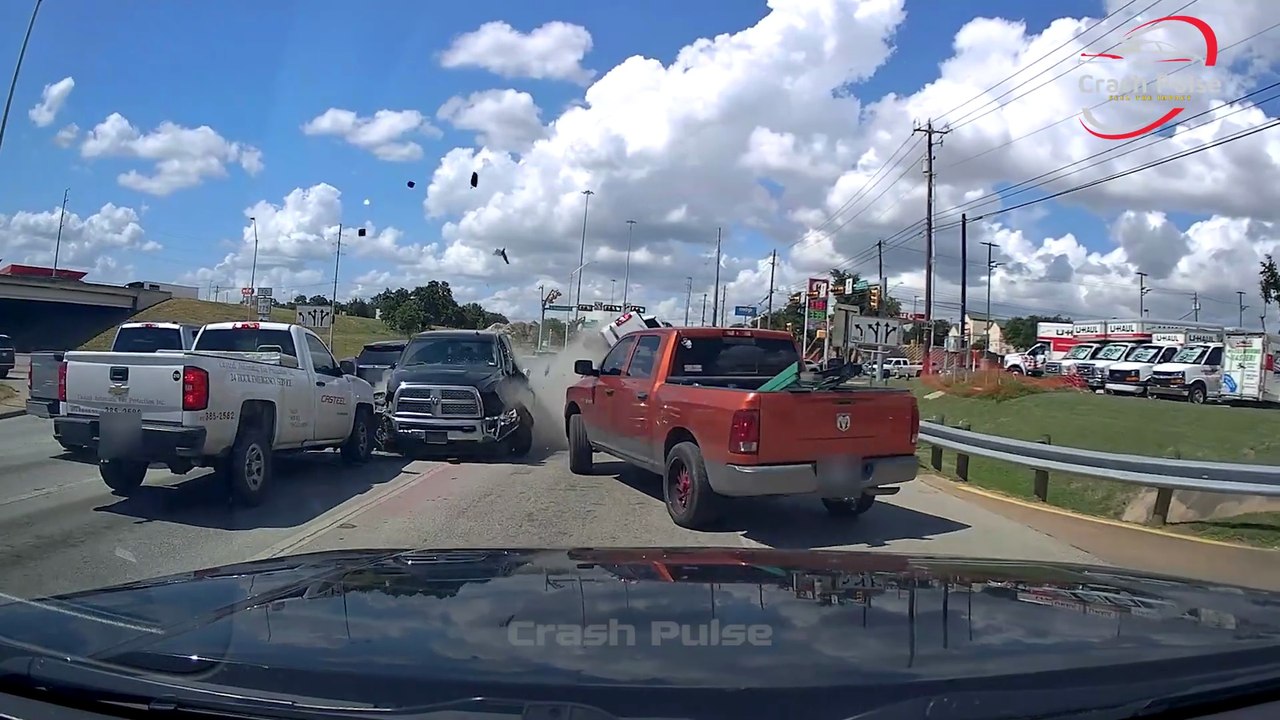 Wrong Way Disaster Almost Happens | Crash Pulse