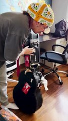 Whindersson Nunes desabafa depois de companhia aérea quebrar violão em viagem