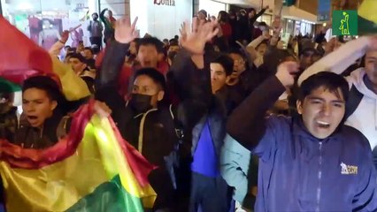 Cientos de personas protestan en Bolivia contra la elección de Paz como presidente
